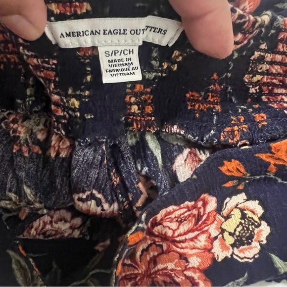 American Eagle Women’s High Waisted Flowy Floral Ruffle Shorts in Navy Size S - Picture 6 of 10